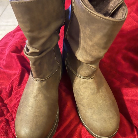 Skechers faux fur lined boots, womens size 6.5, excellent condition - Picture 4 of 10